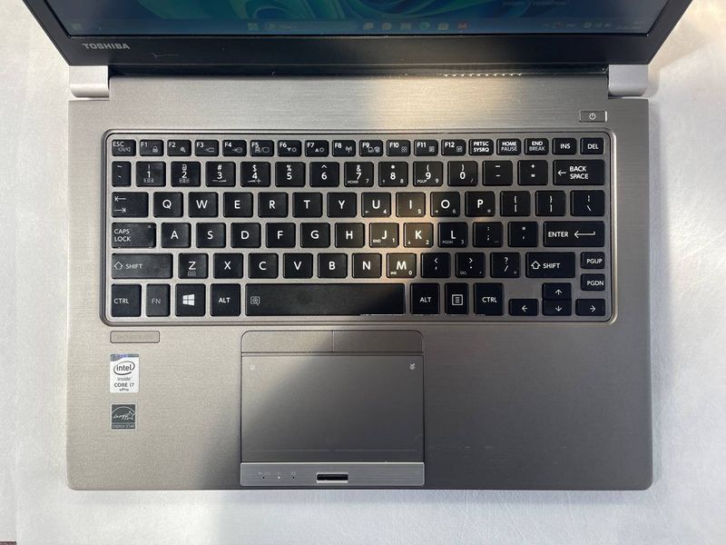 Ультрабук Toshiba Portege Z30-B/ 13.3" (1366x768) TN / Intel Core i7-5600U (2 (4) ядра по 2.4 - 3.0 GHz) / 8 GB DDR3 / 128 GB SSD / Intel HD Graphics 5500 / WebCam / Win 11 б/в 2822135 фото
