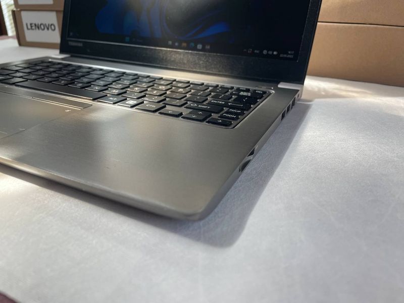 Ультрабук Toshiba Portege Z30-B/ 13.3" (1366x768) TN / Intel Core i7-5600U (2 (4) ядра по 2.4 - 3.0 GHz) / 8 GB DDR3 / 128 GB SSD / Intel HD Graphics 5500 / WebCam / Win 11 б/в 2822135 фото
