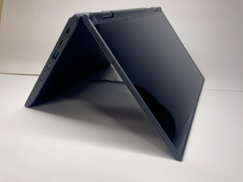 Нетбук 11.6" Lenovo Chromebook 300e 2nd Gen AST x360, AMD A4-9120C 4-core (1.1 - 2.4 ГГц), 4 GB DDR4, SSD EMMC-32 GB, 1518x853, IPS / Touch 1_3391159 фото