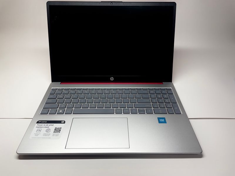 Ноутбук HP 15-fd0083wm (7L2C7UA)  15,6*  Intel Processor N200 (3.7 ГГц), 4 cores, 6 Mb cache, 4 GB, 128 GB SSD, 15.6" (1366x768), Intel UHD Graphics Windows 11 OEM REF 3558610 фото